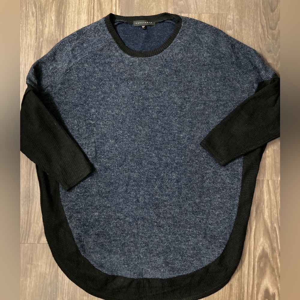 NWOT Sanctuary Women’s Small Poncho-Style Sweater